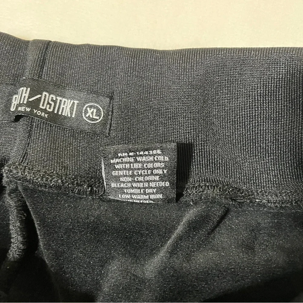 8IGHTH DSTRKT Men’s Black Velour Joggers XL Gold Trim Streetwear Athleisure